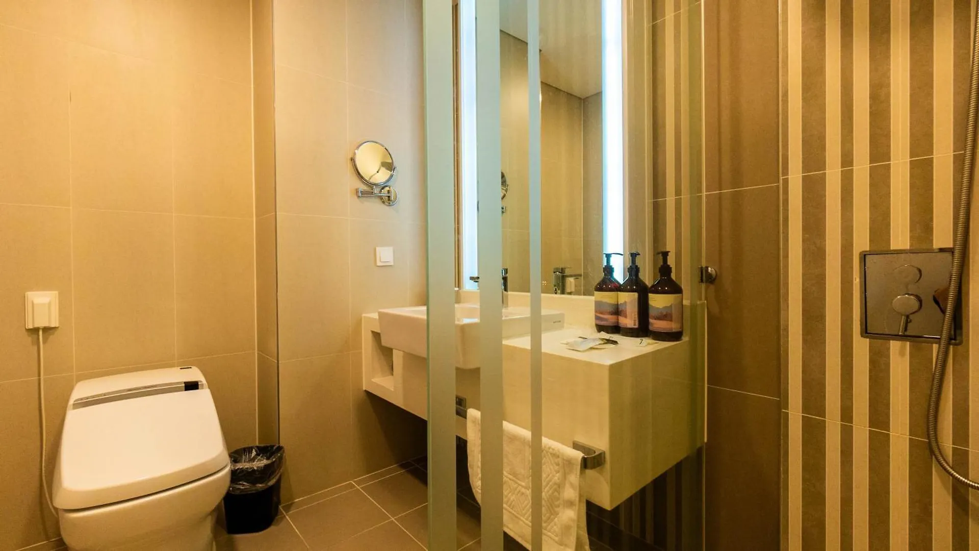 Incheon Airport Global Hotel & Suites