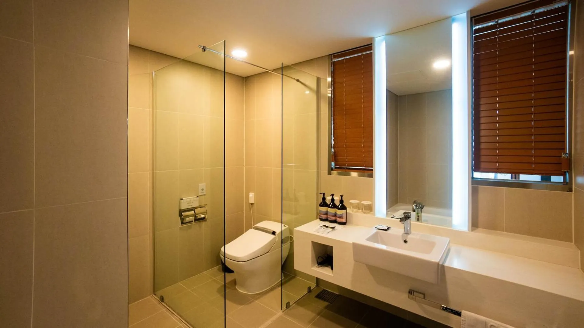 ****  Incheon Airport Global Hotel & Suites South Korea